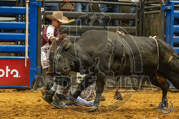 07_06_19_Mesquite_Bull_Riding_Lane Stevens_234_Silva