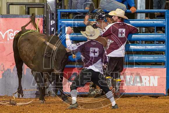 2020_08_01_Mesquite_Bull_Riding_Leo_Ferreira_297