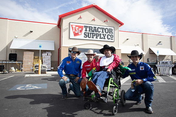 Tractor_Supply_026