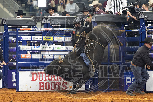 2021_TheAmerican_Bull Riding_Ky Hamilton_AndreSilva_790
