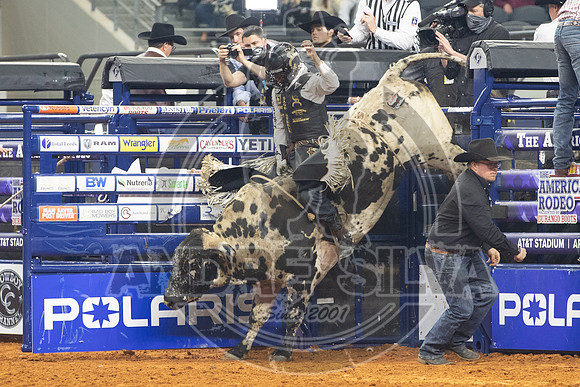 2021_TheAmerican_Bull Riding_Sage Kimzey_AndreSilva_801