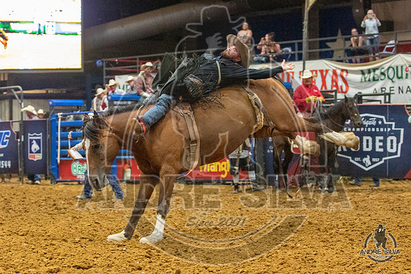 07_06_19_Mesquite_Bareback_Riding_Trey Taylor_059_Silva