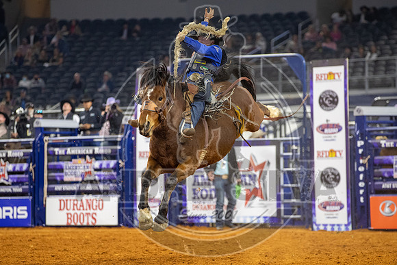 2021_TheAmerican_Saddle Bronc_Rusty Wirght_AndreSilva_318