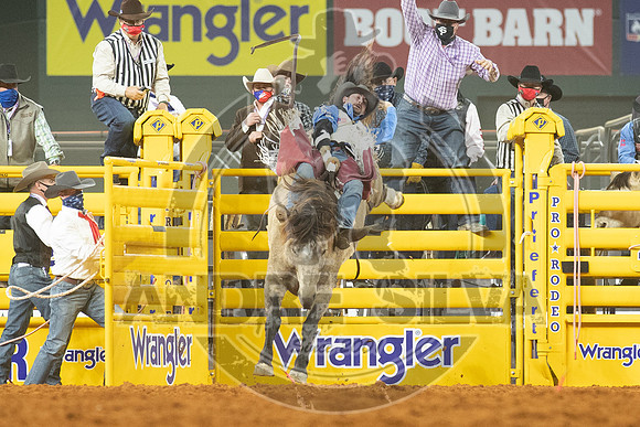 2020_Dez_06_WNFR_Bareback_Winn Ratliff_112