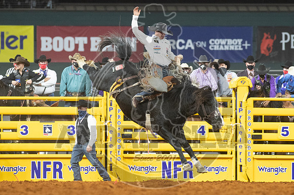 2020_Dez_06_WNFR_Saddle_Bronc_Shorty Garrett_303