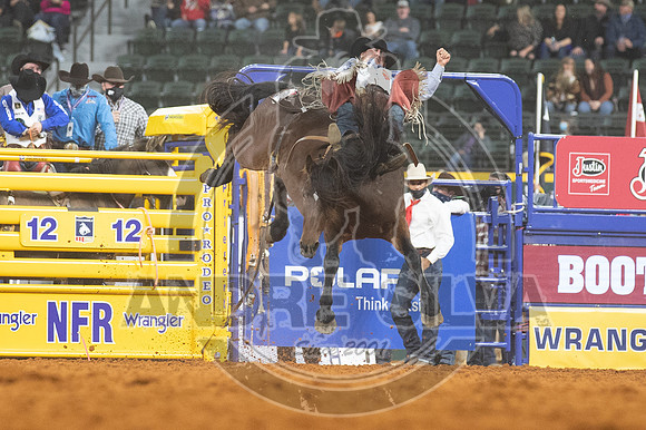 2020_Dez_06_WNFR_Bareback_Clayton Biglow_090