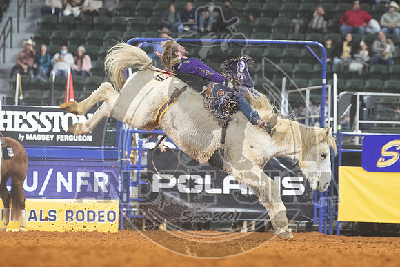 2020_Dez_06_WNFR_Bareback_Tilden Hooper_085