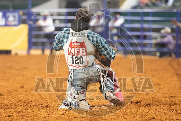 2020_Dez_11_WNFR_Bareback_Winn Ratliff_746