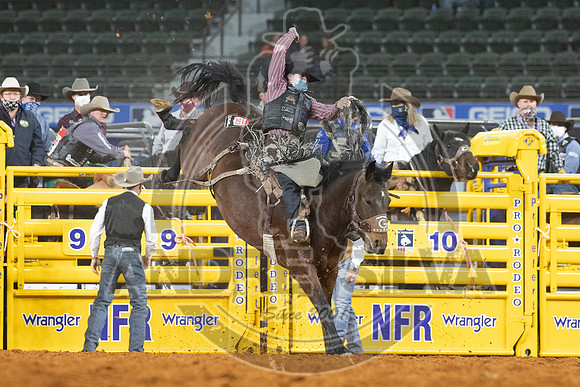 2020_Dez_06_WNFR_Saddle_Bronc_Chase Brooks_275