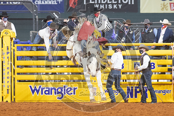 2020_Dez_12_WNFR_Bareback_Tim OConnell_223