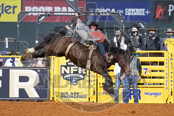 2020_Dez_11_WNFR_Bareback_Leighton Berry_659