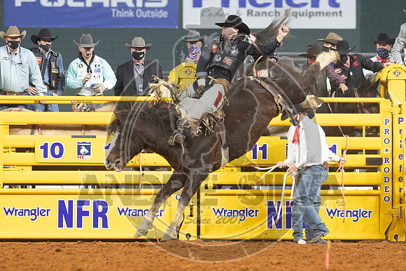 2020_Dez_12_WNFR_Bareback_Jake Brown_150