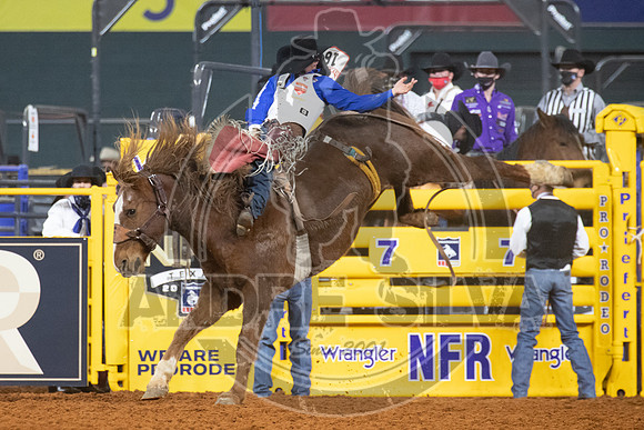 2020_Dez_09_WNFR_Bareback_Clayton Biglow_116
