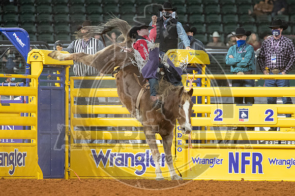 2020_Dez_09_WNFR_Bareback_Cole Reiner_065