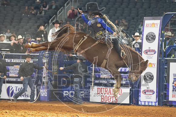 2021_TheAmerican_Saddle Bronc_Ryder Wright_AndreSilva_915