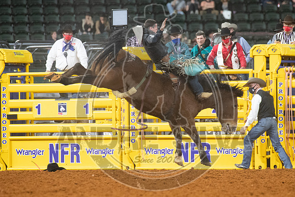 2020_Dez_09_WNFR_Bareback_Tanner Aus_081
