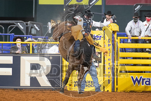 2020_Dez_09_WNFR_Bareback_Kaycee Feild_120