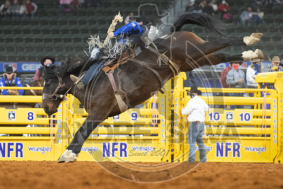 2020_Dez_06_WNFR_Saddle_Bronc_Rusty Wright_288