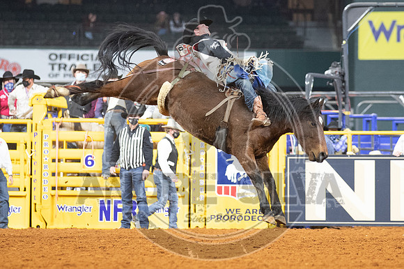 2020_Dez_11_WNFR_Bareback_Richmond Champion_689