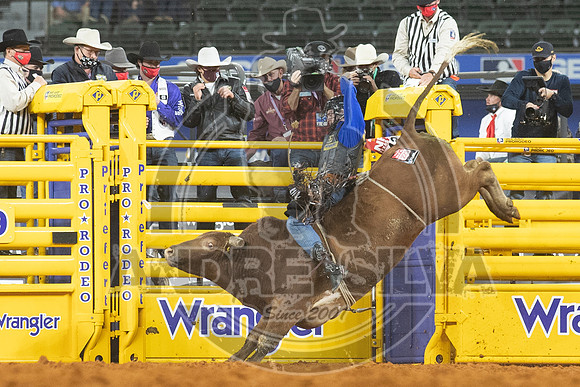 2020_Dez_06_WNFR_Bull_Riding_Ky Hamilton_511