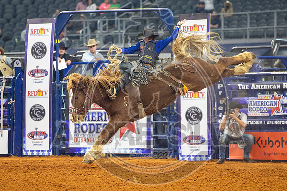 2021_TheAmerican_Saddle Bronc_Ryder Wright_AndreSilva_739