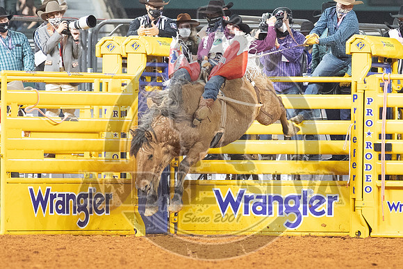 2020_Dez_11_WNFR_Bareback_Mason Clements_714