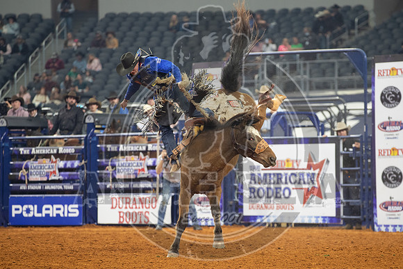 2021_TheAmerican_Saddle Bronc_Rusty Wright_AndreSilva_715