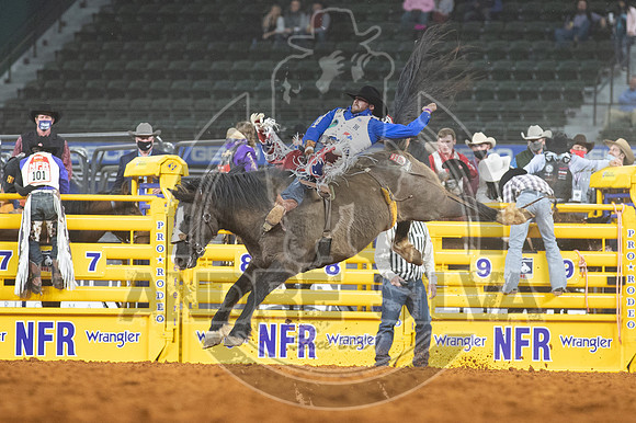 2020_Dez_06_WNFR_Bareback_Mason Clements_110