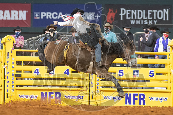 2020_Dez_06_WNFR_Saddle_Bronc_Sterling Crawley_252