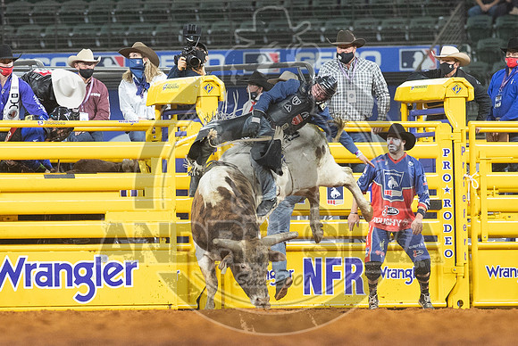 2020_Dez_06_WNFR_Bull_Riding_Colten Fritzlan_509