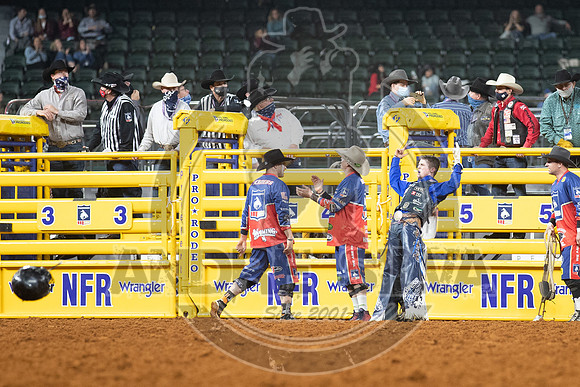 2020_Dez_11_WNFR_Bull_Riding_Stetson Wright_1253