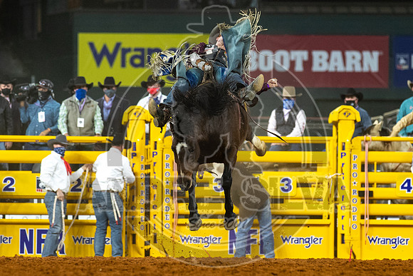 2020_Dez_06_WNFR_Bareback_Orin Larsen_070