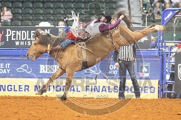 2020_Dez_11_WNFR_Bareback_Mason Clements_719