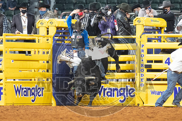 2020_Dez_11_WNFR_Bull_Riding_Boudreaux Campbell_1211
