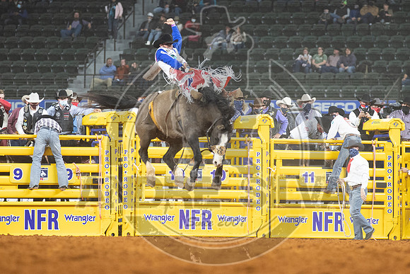 2020_Dez_06_WNFR_Bareback_Mason Clements_109