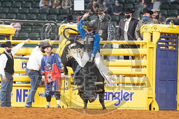2020_Dez_11_WNFR_Bull_Riding_Boudreaux Campbell_1213