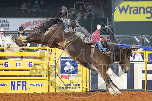 2020_Dez_12_WNFR_Bareback_Winn Ratliff_115