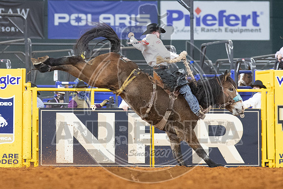 2020_Dez_06_WNFR_Saddle_Bronc_Sterling Crawley_254