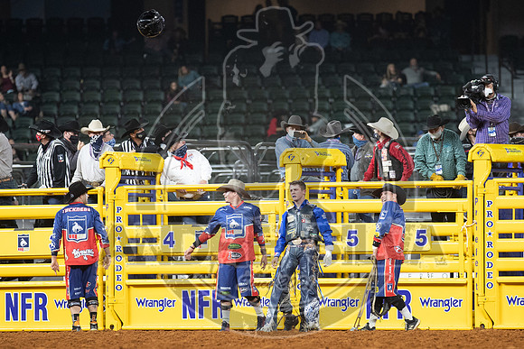 2020_Dez_11_WNFR_Bull_Riding_Stetson Wright_1252