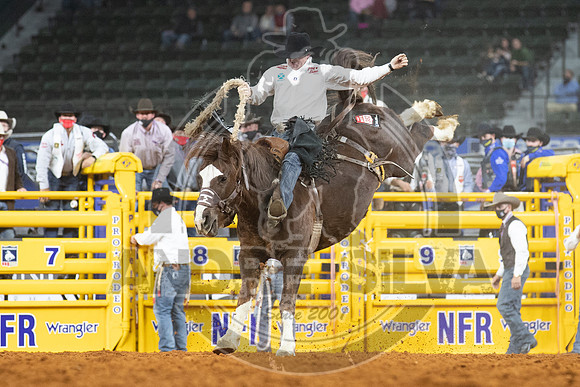 2020_Dez_06_WNFR_Saddle_Bronc_Sterling Crawley_341