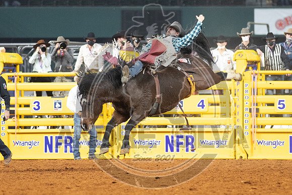 2020_Dez_11_WNFR_Bareback_Winn Ratliff_743