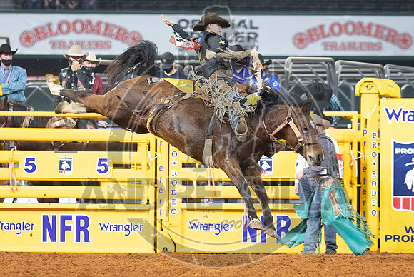 2020_Dez_11_WNFR_Saddle_Bronc_Zeke Thurston_939