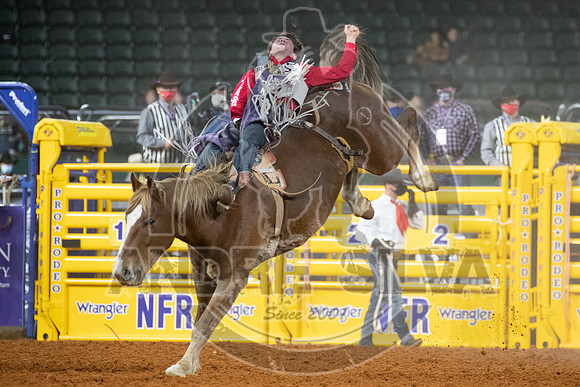 2020_Dez_09_WNFR_Bareback_Cole Reiner_069