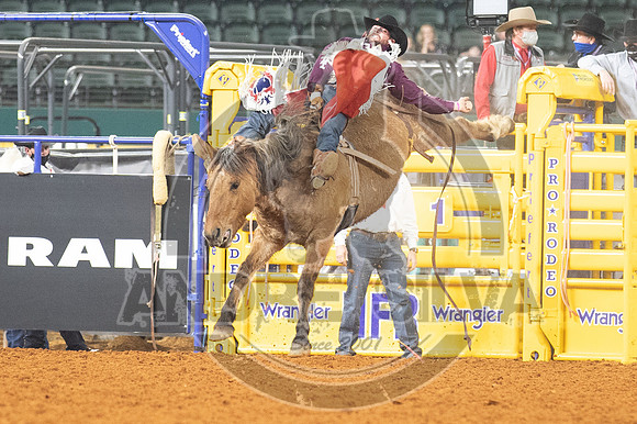 2020_Dez_11_WNFR_Bareback_Mason Clements_718