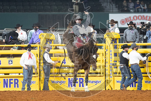 2020_Dez_12_WNFR_Bareback_Winn Ratliff_113