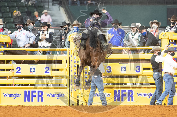 2020_Dez_11_WNFR_Bareback_Jake Brown_671