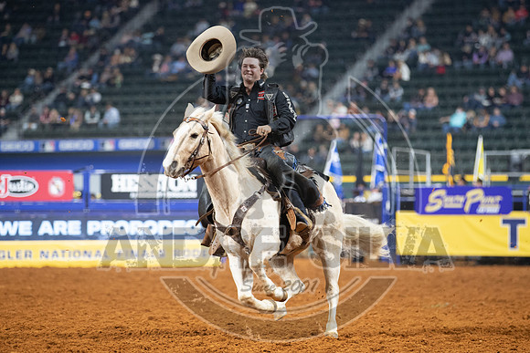 2020_Dez_11_WNFR_Saddle_Bronc_Wyatt Casper_1024