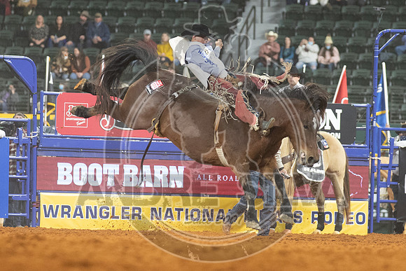2020_Dez_06_WNFR_Bareback_Clayton Biglow_092