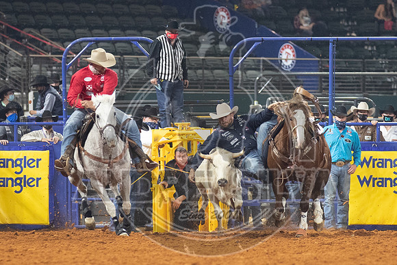 2020_Dez_11_WNFR_Steer_Wrestling_Jacob Talley_811
