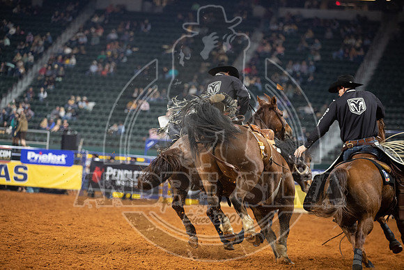2020_Dez_11_WNFR_Saddle_Bronc_Chase Brooks_958